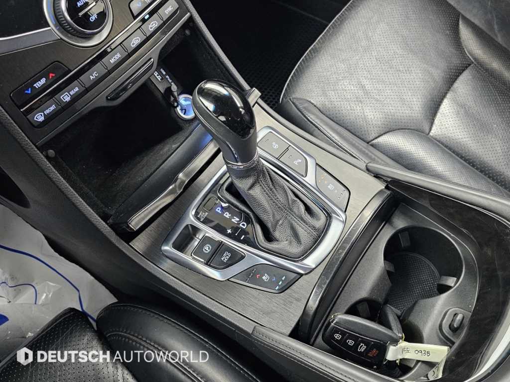 HYUNDAI Grandeur - Vista 9