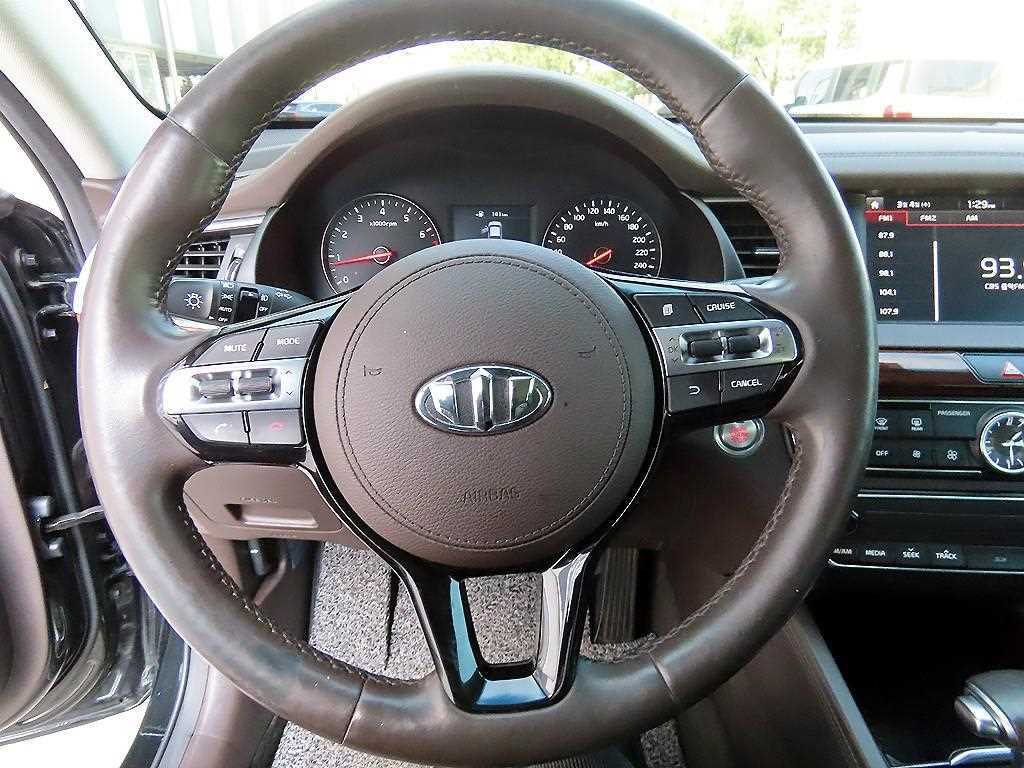KIA K7 - Vista 8