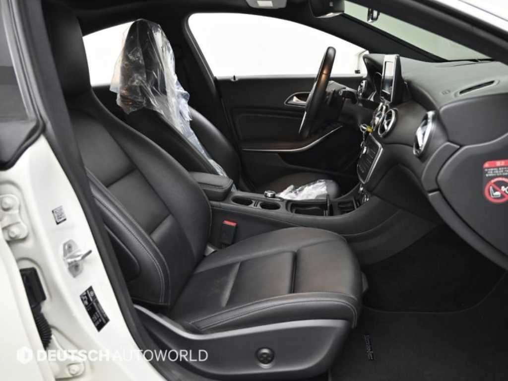 Mercedes Benz CLA Class - Vista 10