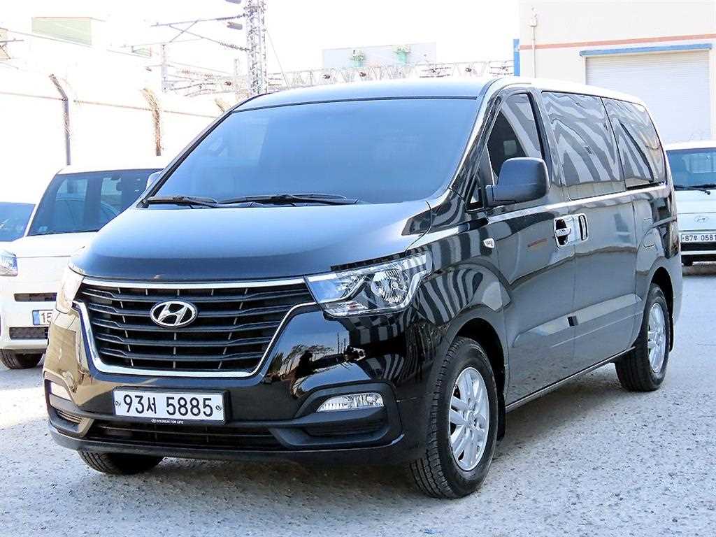HYUNDAI Starex - Vista 2