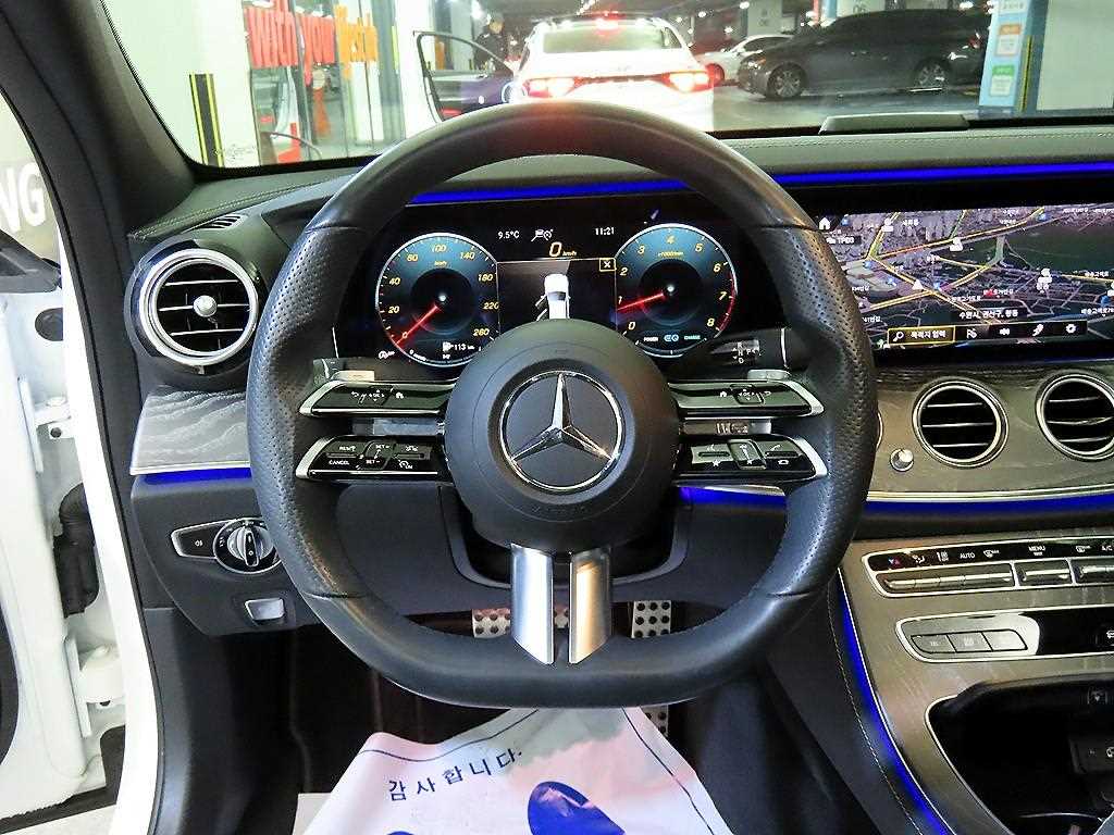 Mercedes Benz E class - Vista 8