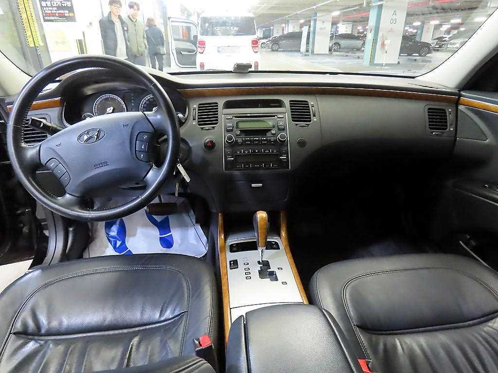 HYUNDAI Grandeur - Vista 10