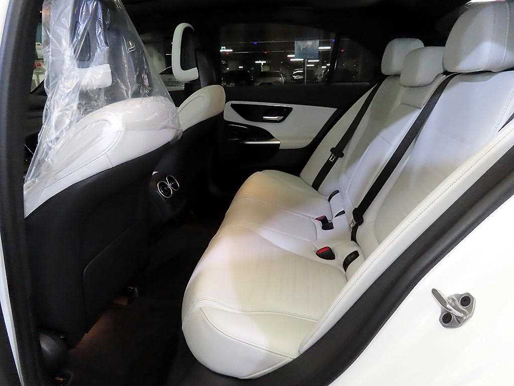 Mercedes Benz C Class - Vista 8