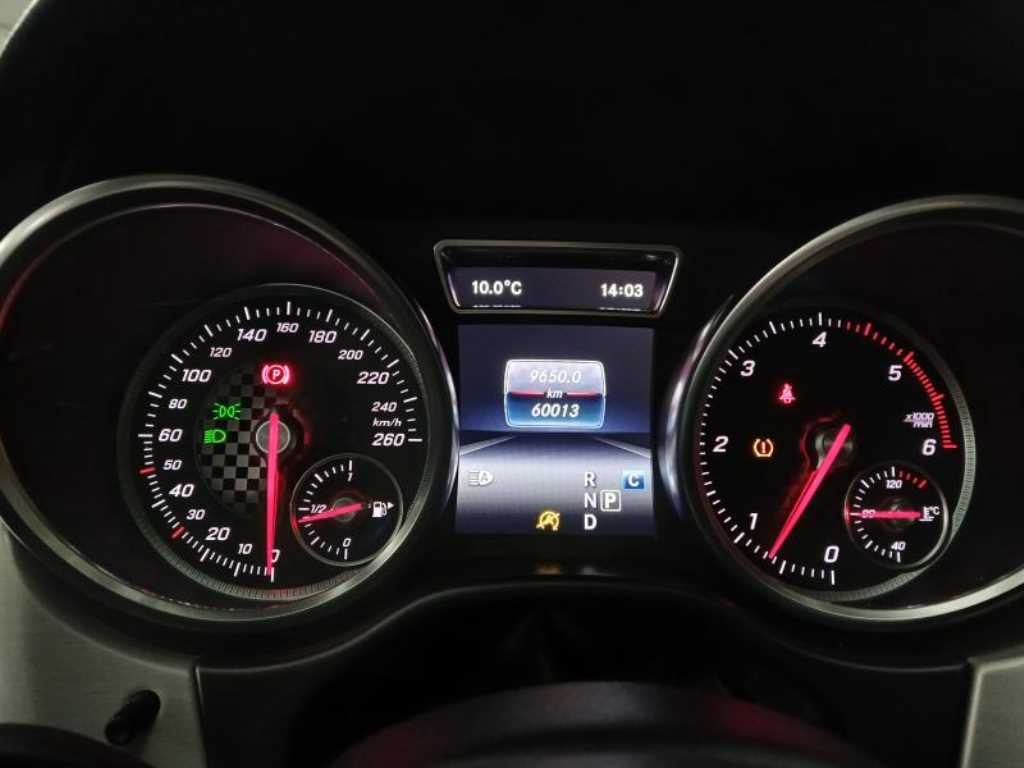 Mercedes Benz GLE Class - Vista 9