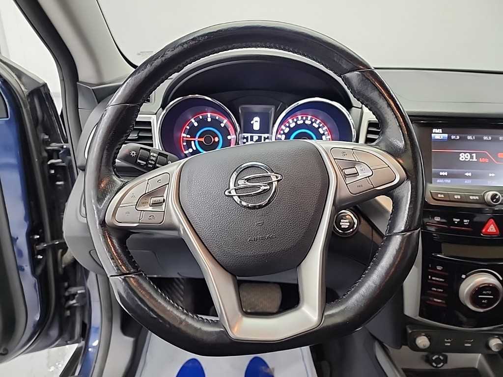 Ssangyong Tivoli - Vista 9