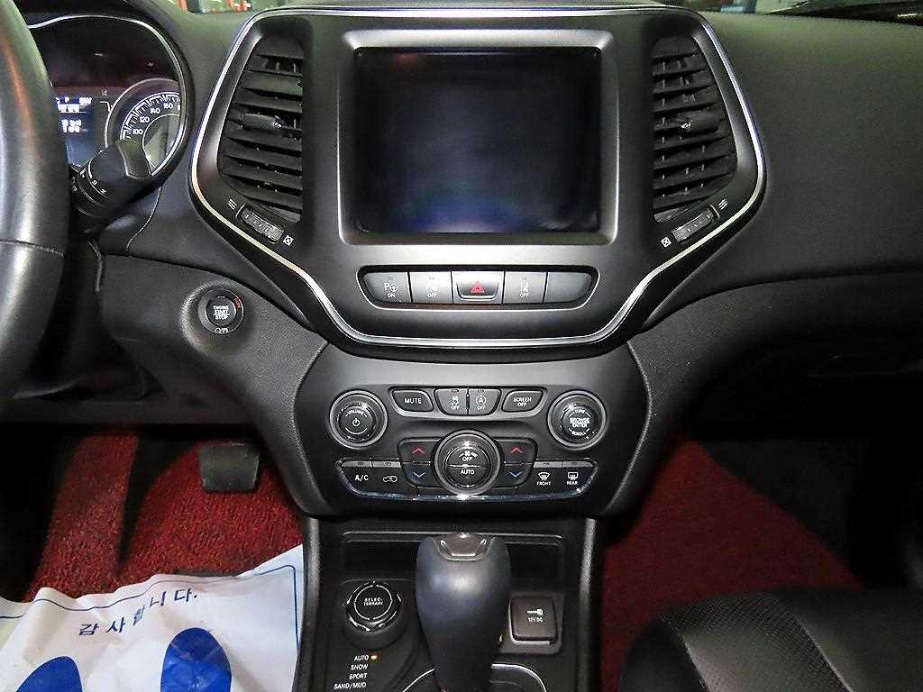 Jeep Cherokee - Vista 11