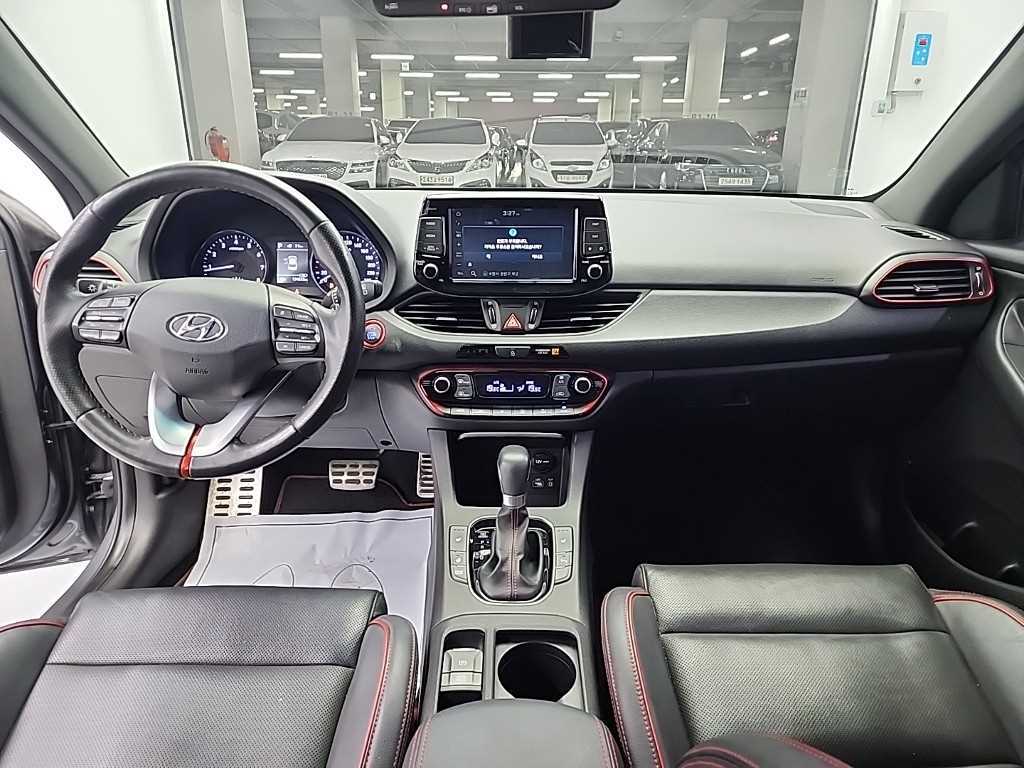 HYUNDAI i30 - Vista 7