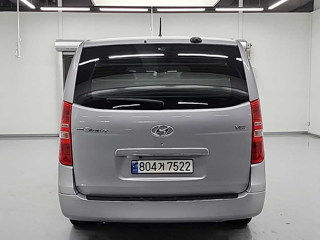 HYUNDAI Starex - Vista 3