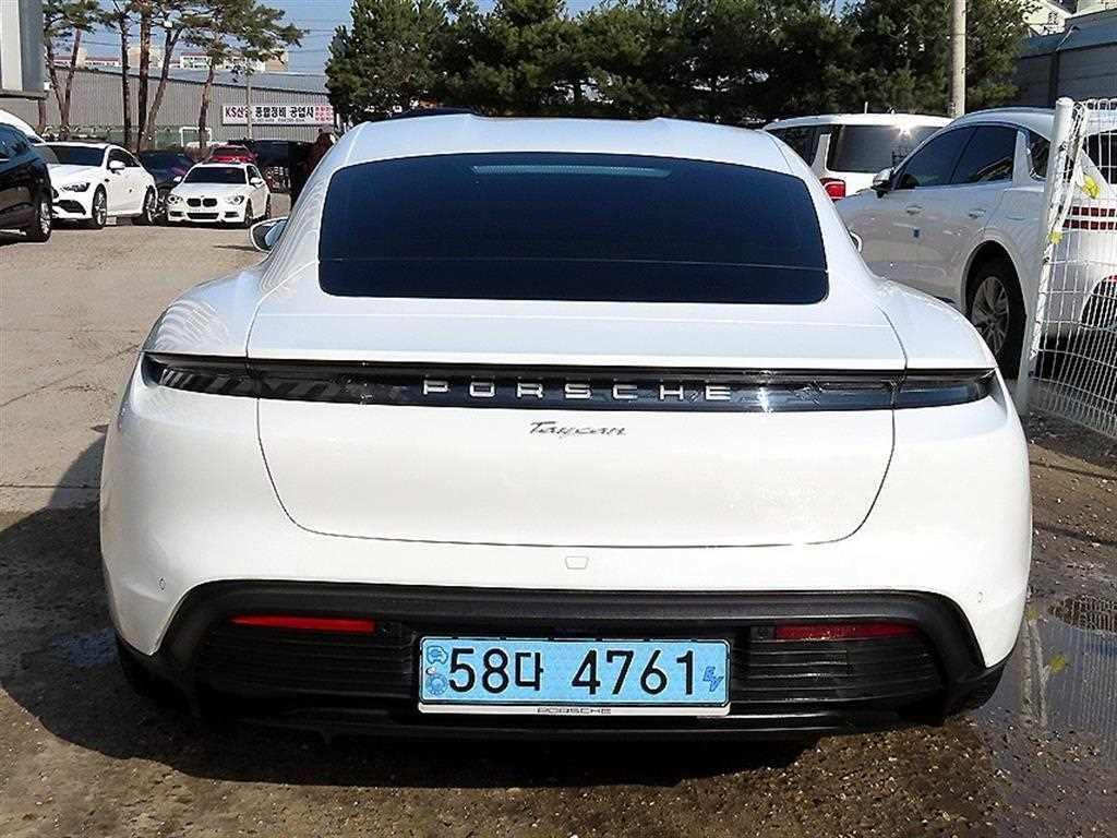 Porsche Taycan - Vista 4