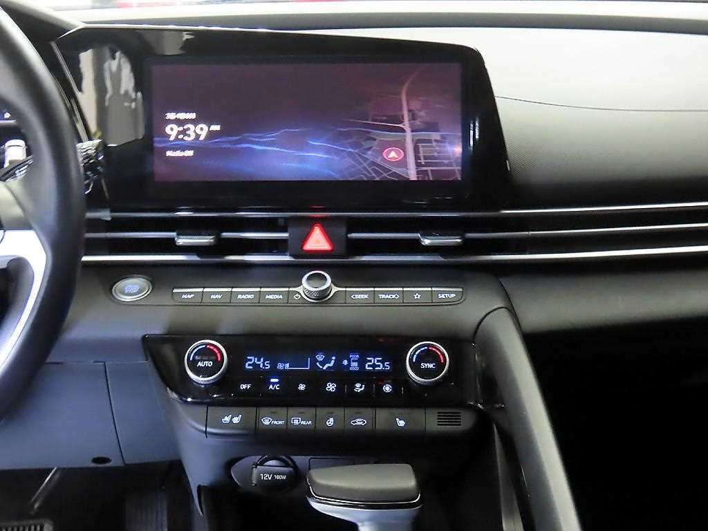 HYUNDAI Avante - Vista 11