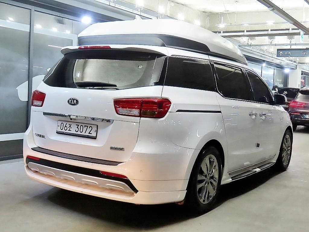 KIA Carnival - Vista 4