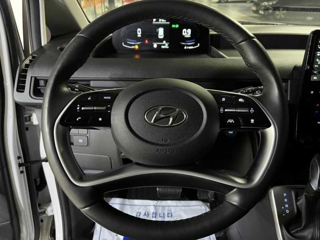 HYUNDAI Staria - Vista 11