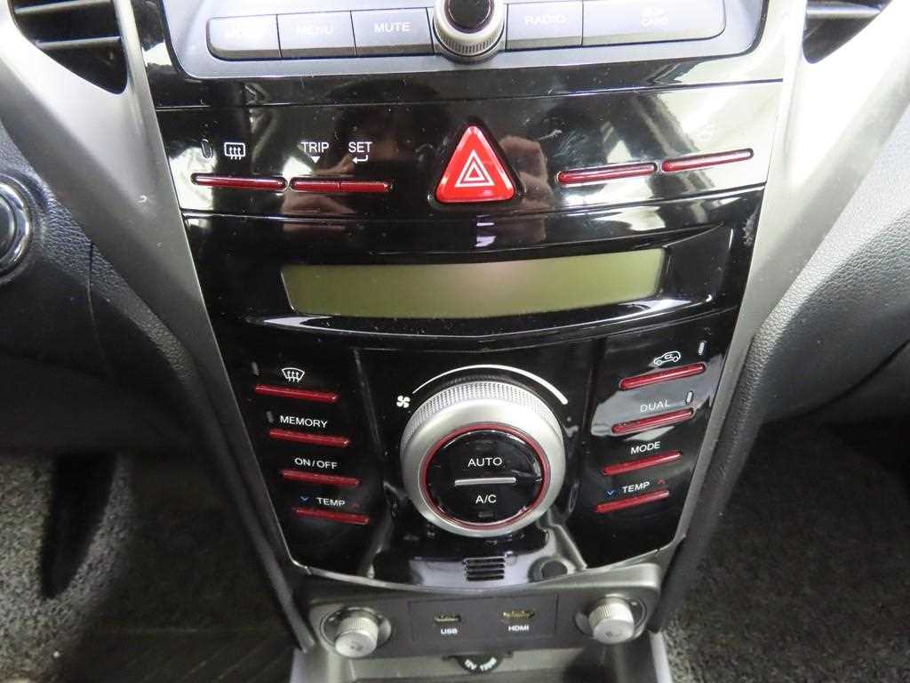 Ssangyong Tivoli - Vista 12