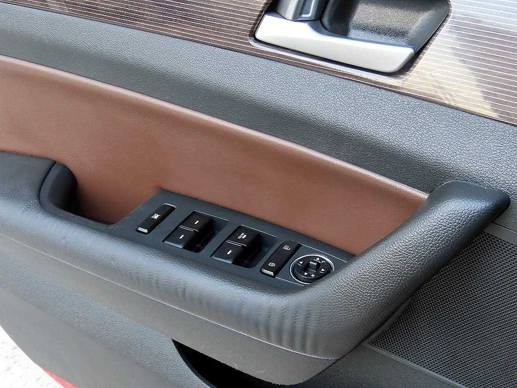 HYUNDAI Sonata - Vista 11