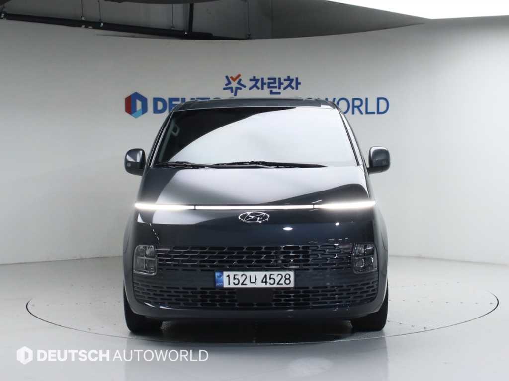 HYUNDAI Staria - Vista 2