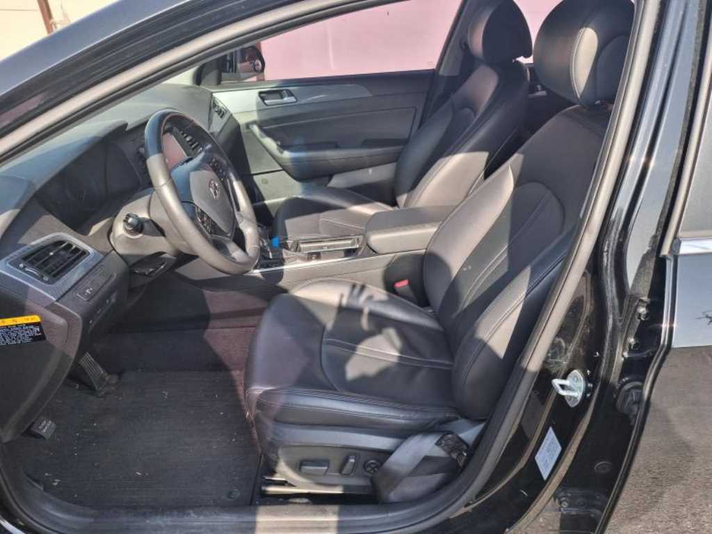 HYUNDAI Sonata - Vista 3