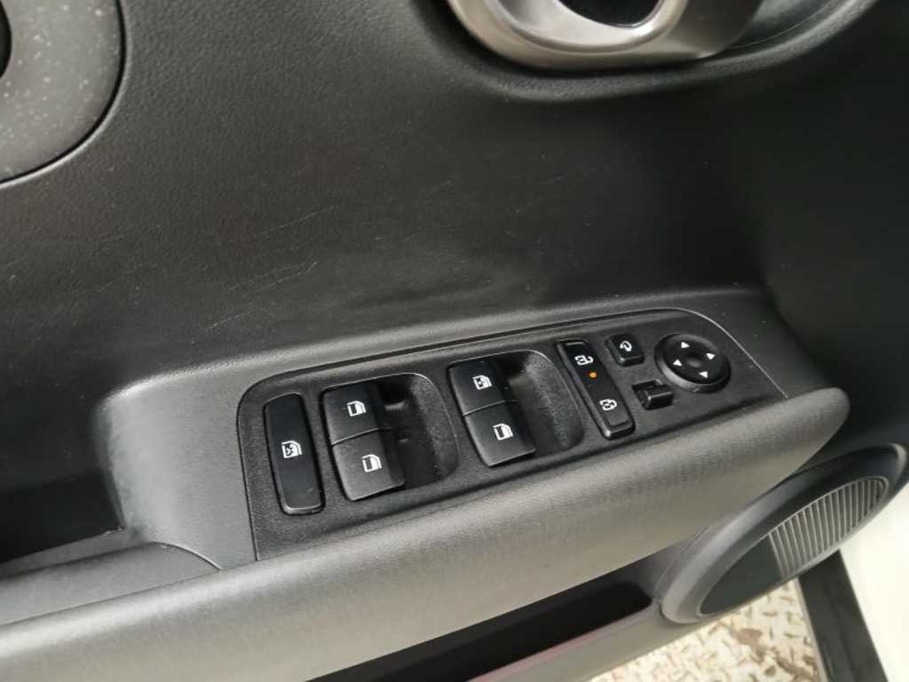 HYUNDAI Casper - Vista 10