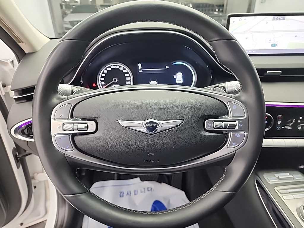 Genesis GV70 - Vista 9