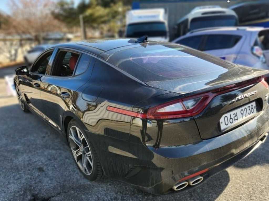 KIA Stinger - Vista 2