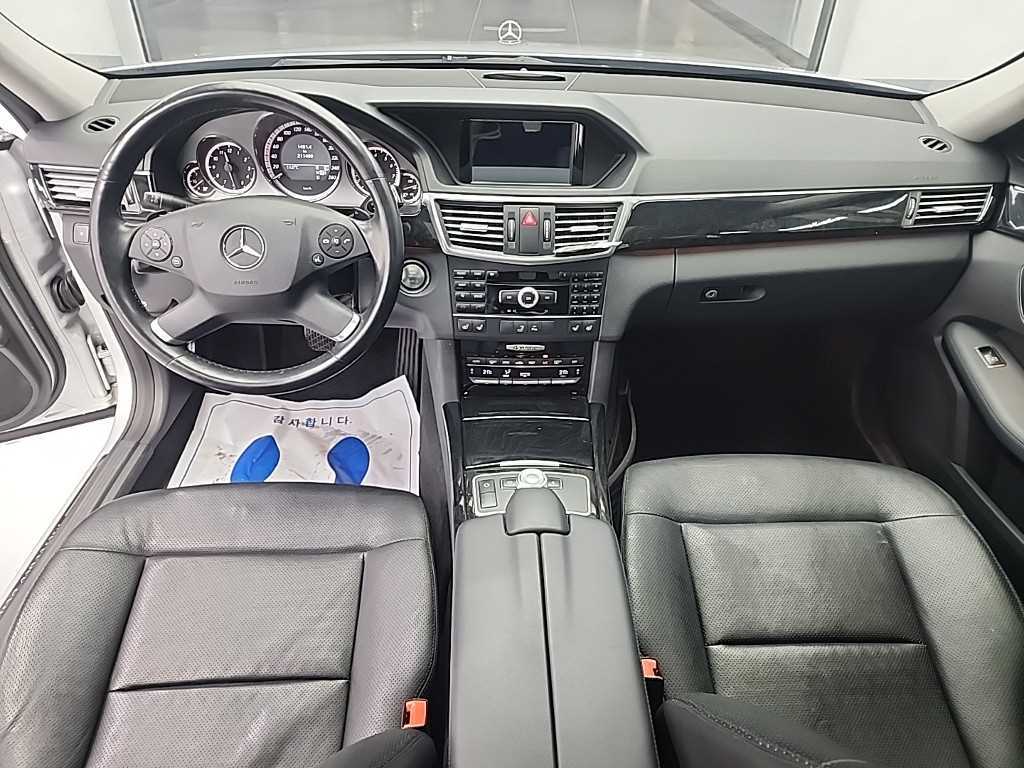 Mercedes Benz E class - Vista 12