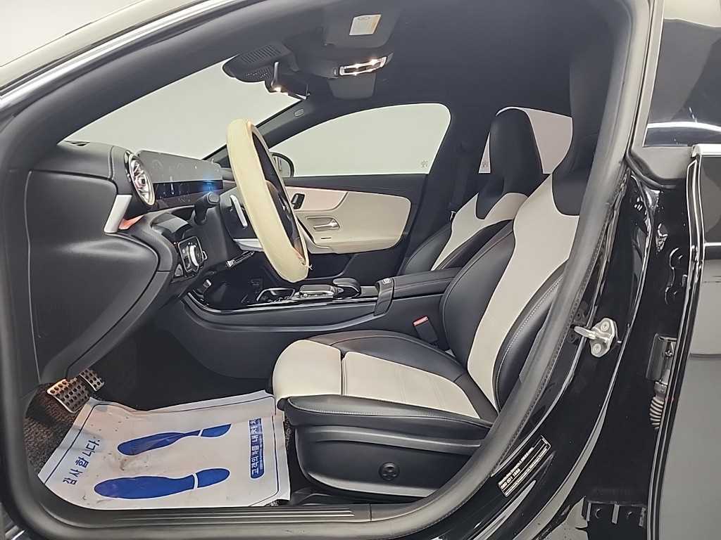 Mercedes Benz CLA Class - Vista 11