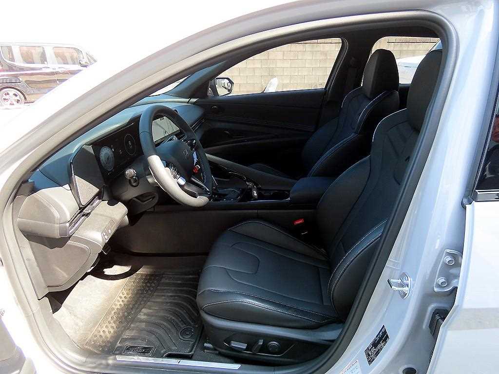 HYUNDAI Avante - Vista 5