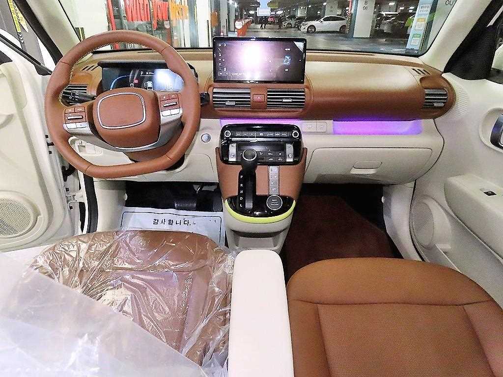 HYUNDAI Casper - Vista 10