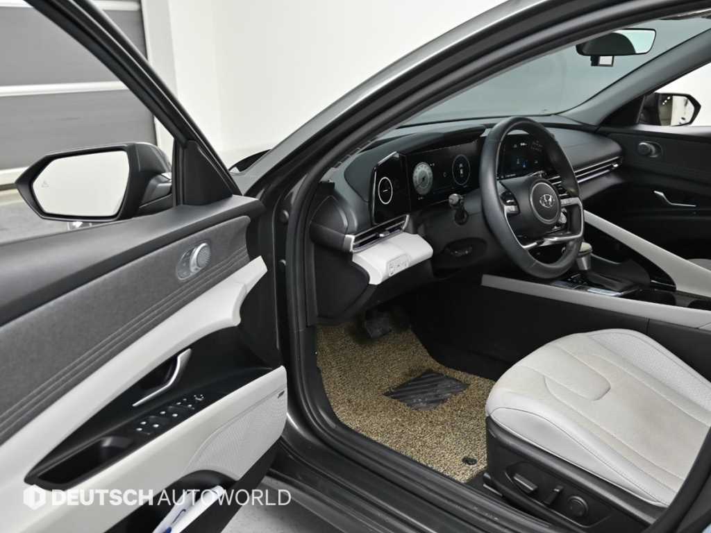 HYUNDAI Avante - Vista 11