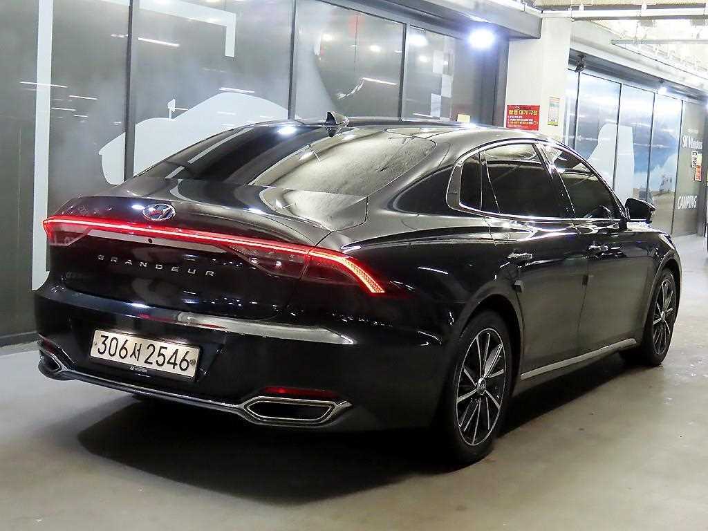 HYUNDAI Grandeur - Vista 4