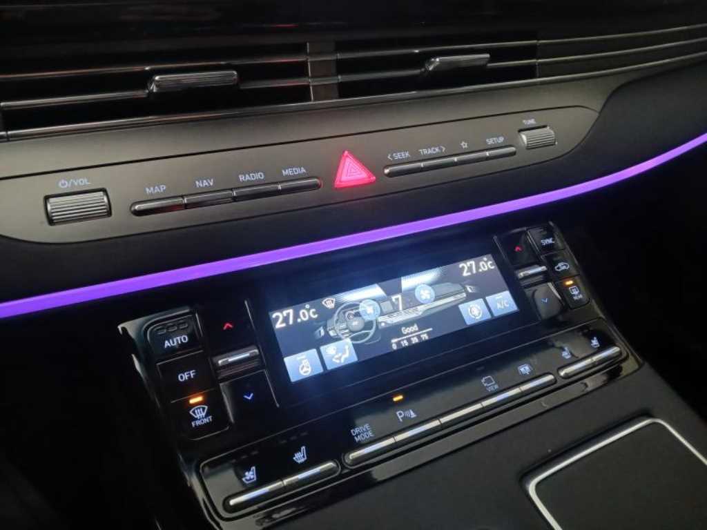 HYUNDAI Grandeur - Vista 12