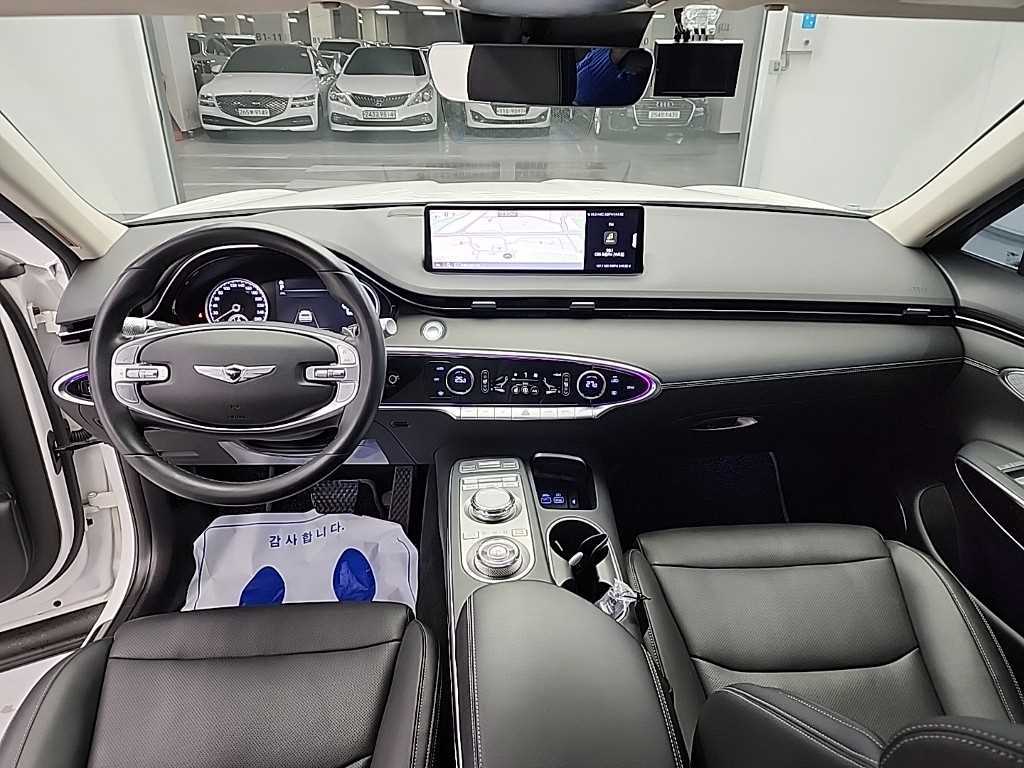 Genesis GV70 - Vista 7