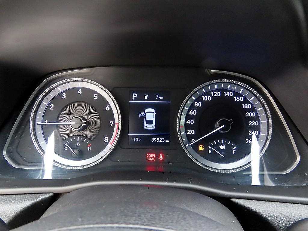 HYUNDAI Sonata - Vista 9