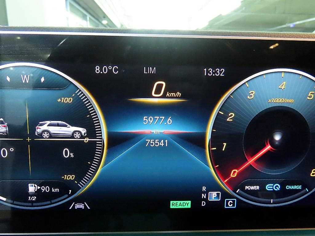 Mercedes Benz GLE Class - Vista 9