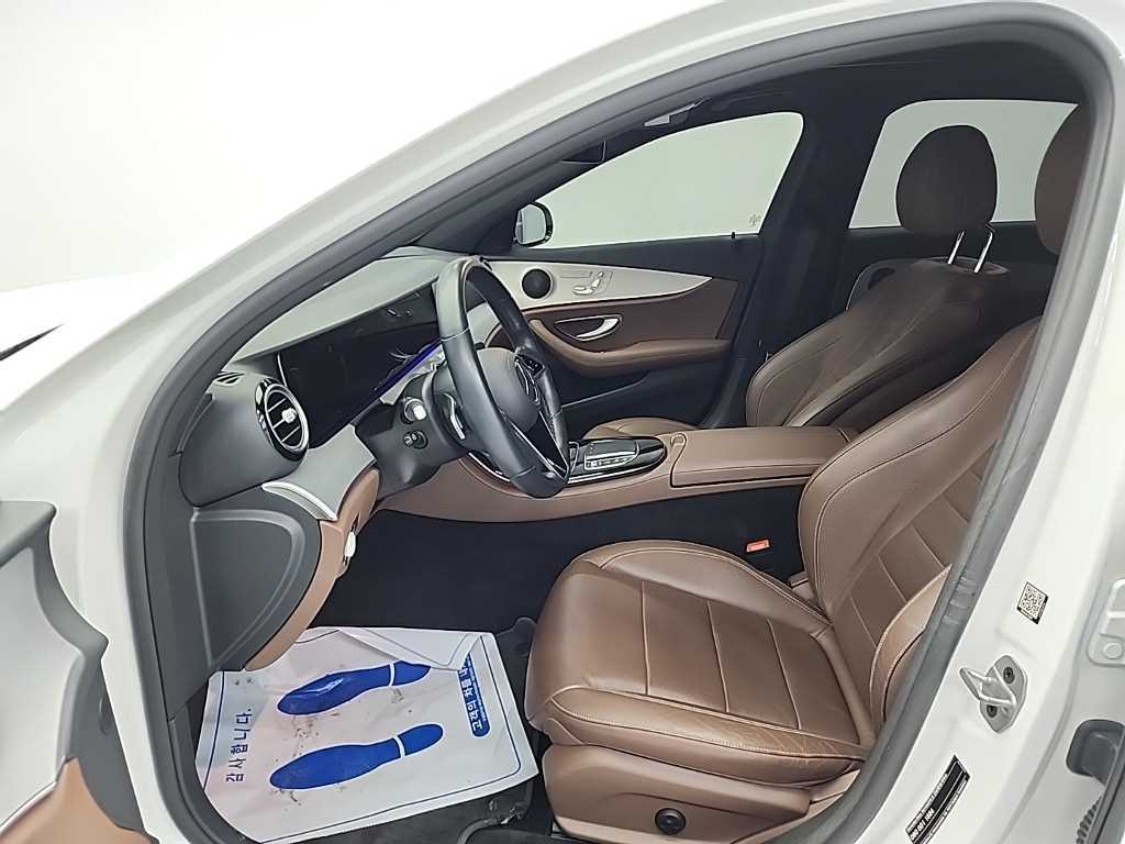 Mercedes Benz E class - Vista 11