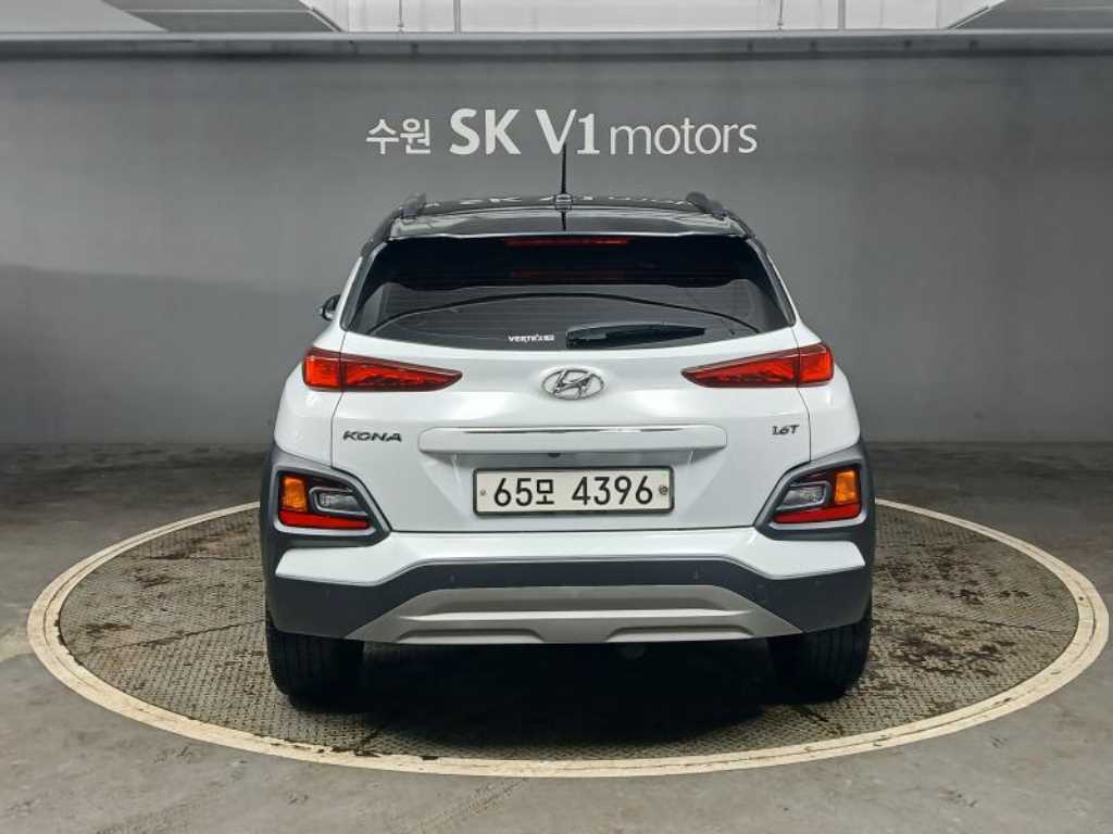 HYUNDAI Kona - Vista 5