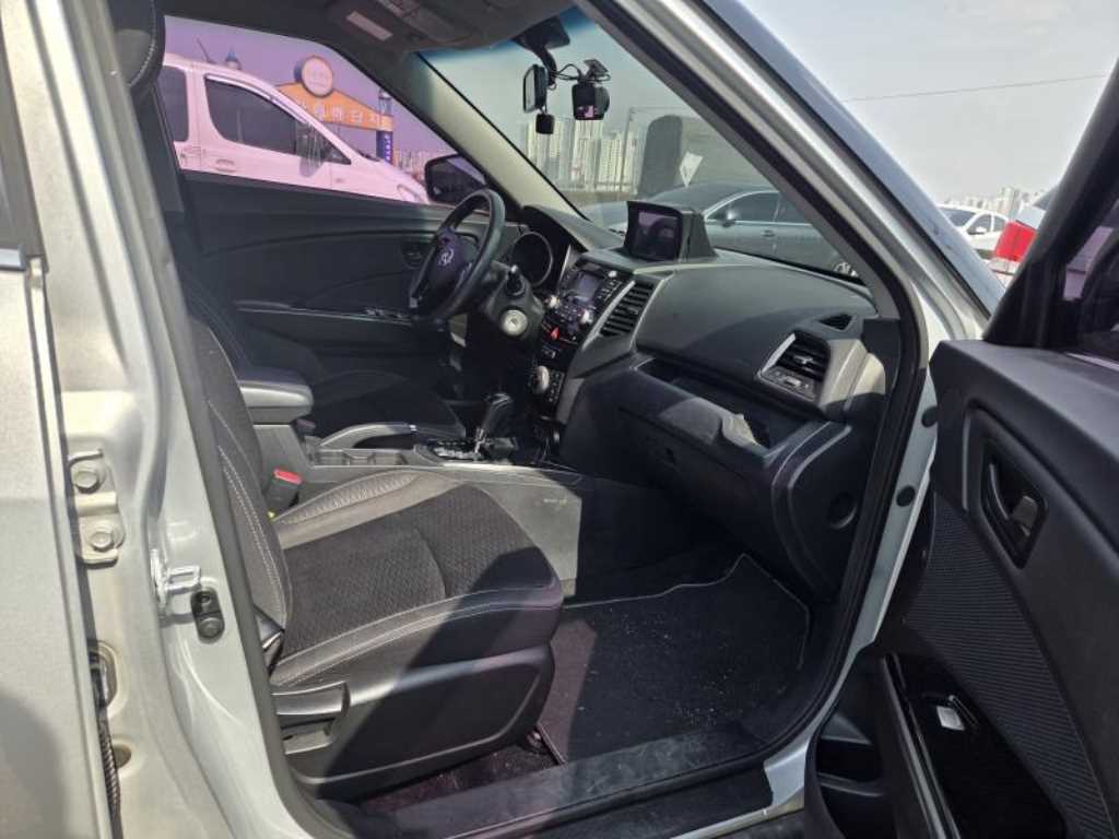 Ssangyong Tivoli - Vista 11