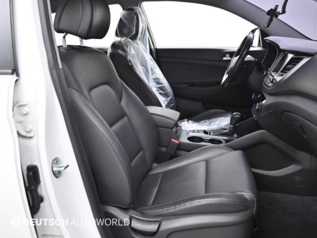 HYUNDAI Tucson - Vista 10