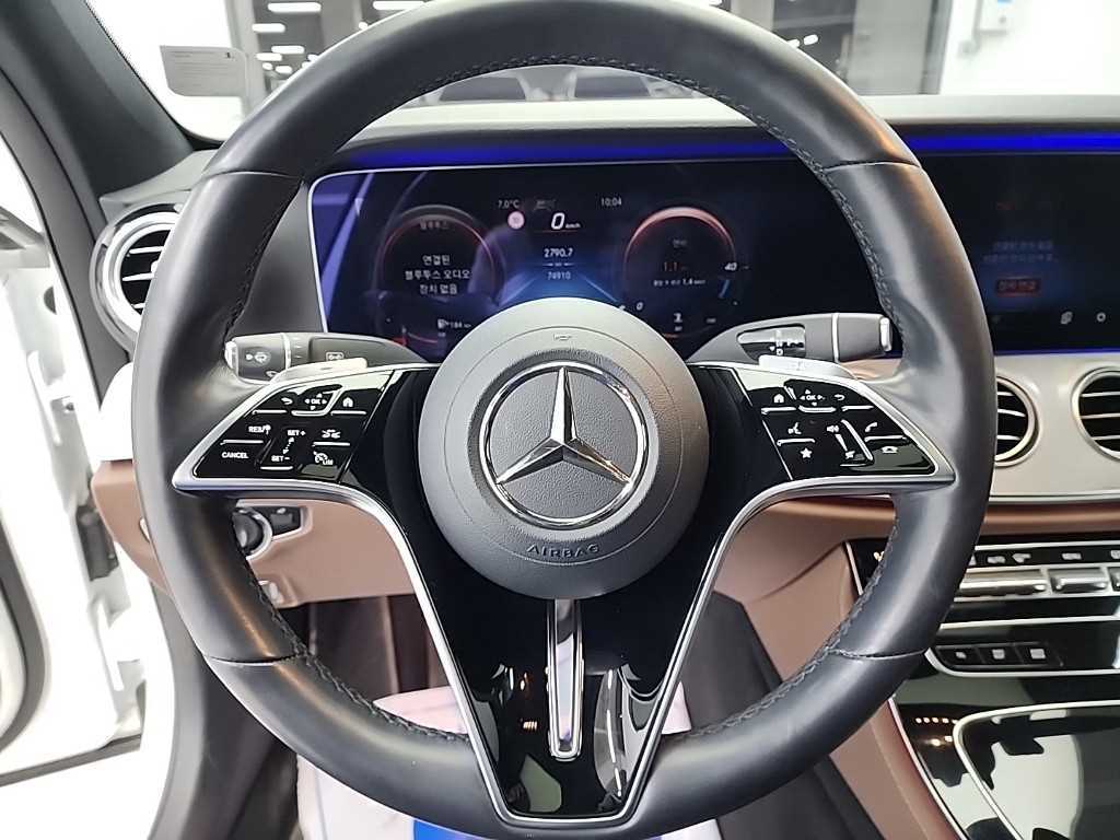 Mercedes Benz E class - Vista 9