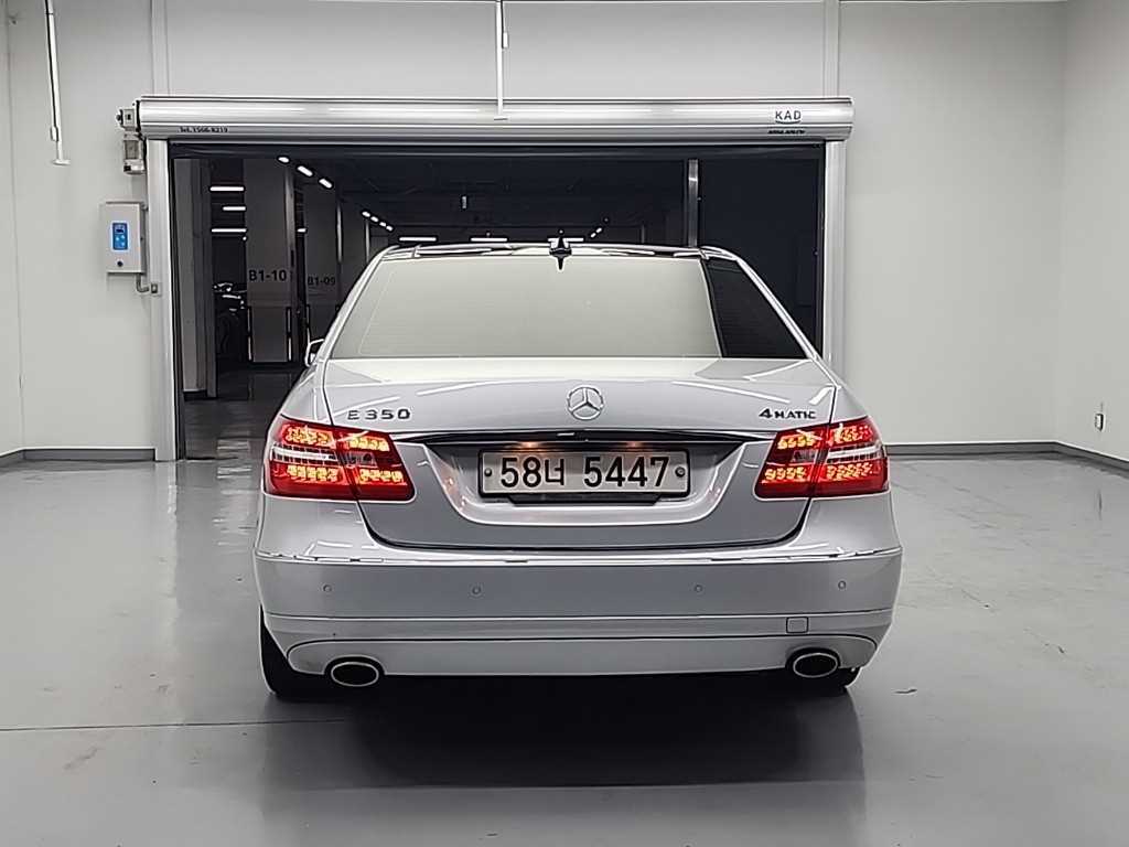 Mercedes Benz E class - Vista 9