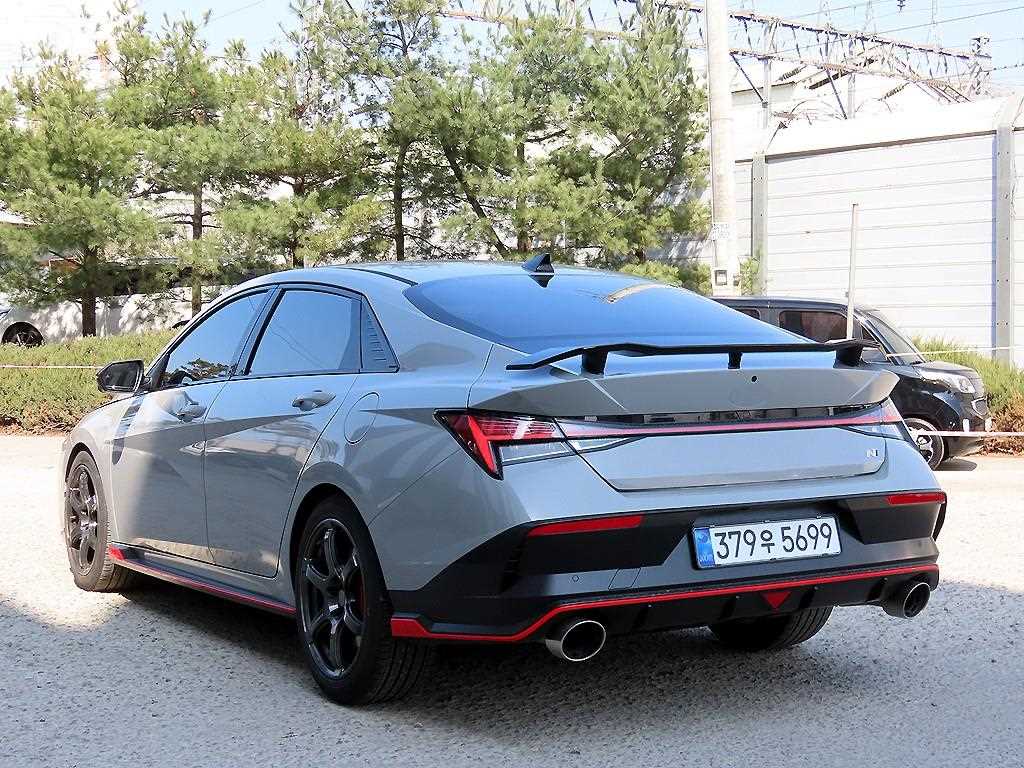 HYUNDAI Avante - Vista 3