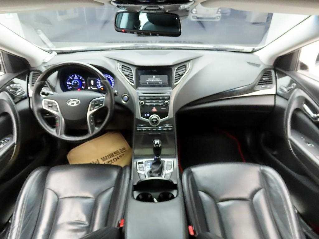 HYUNDAI Grandeur - Vista 8