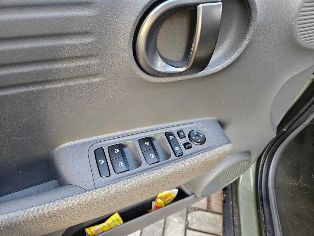 HYUNDAI Casper - Vista 9