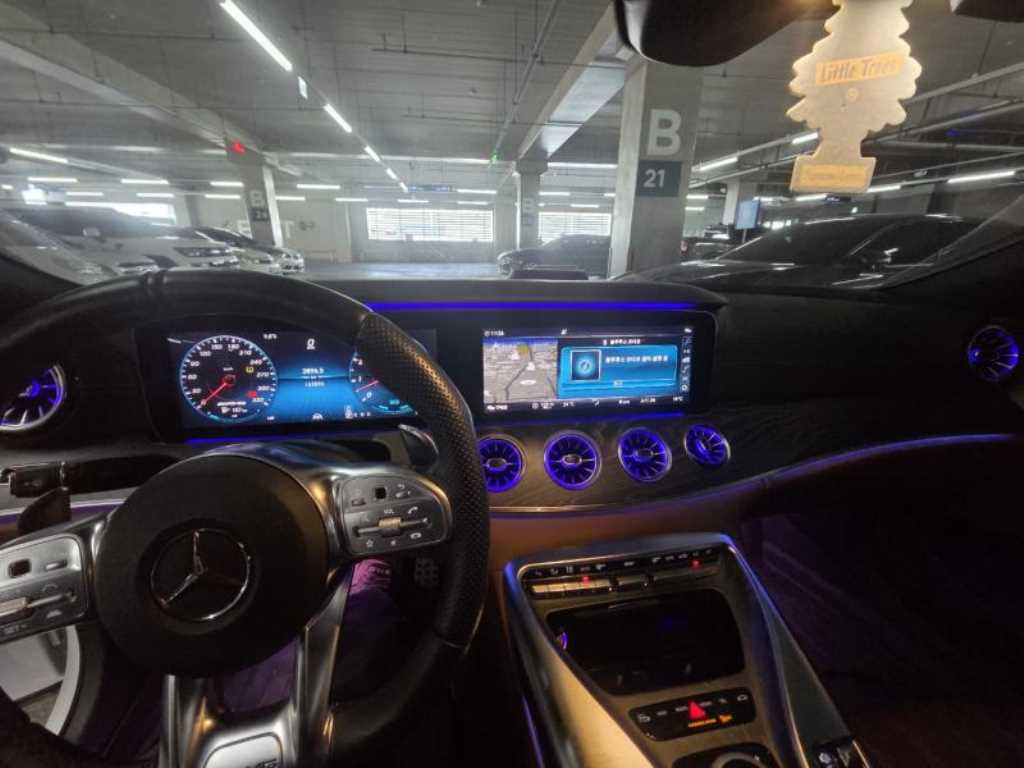 Mercedes Benz AMG GT - Vista 5