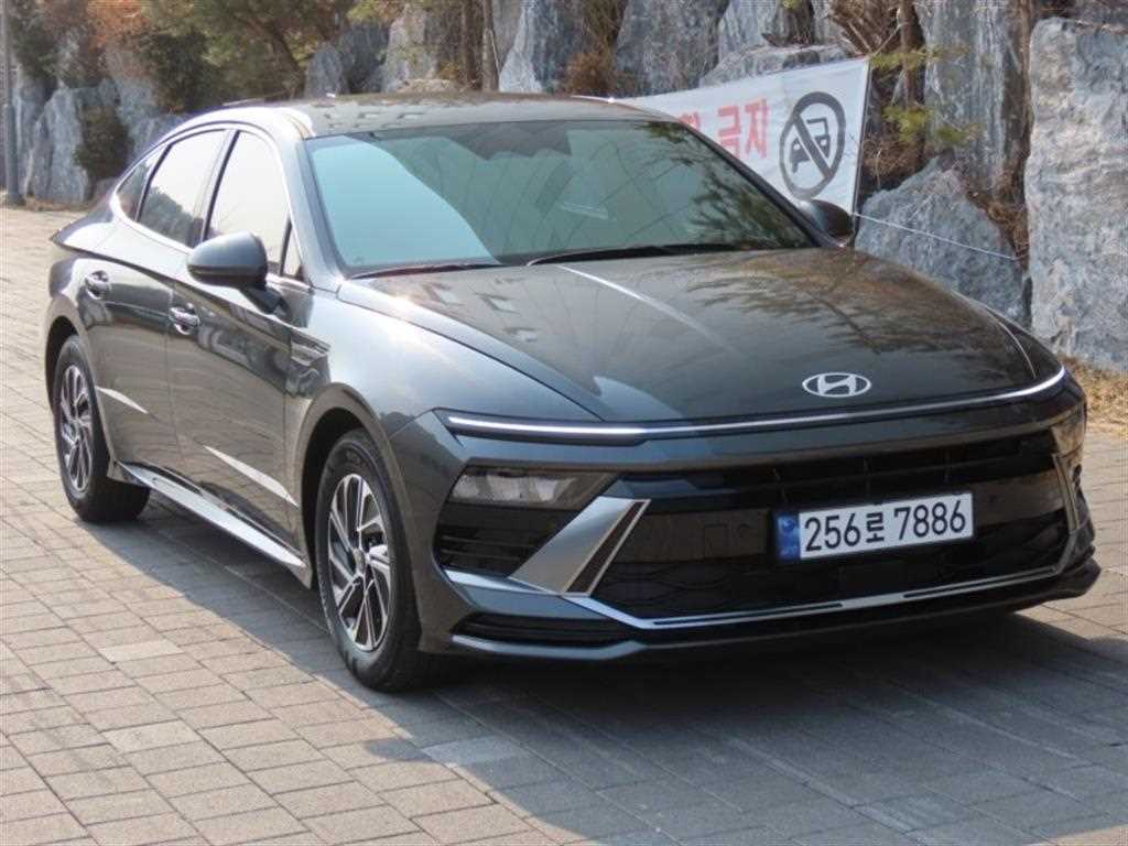 HYUNDAI Sonata - Vista 2