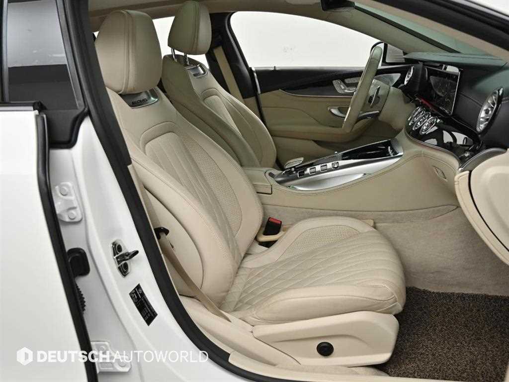 Mercedes Benz AMG GT - Vista 11