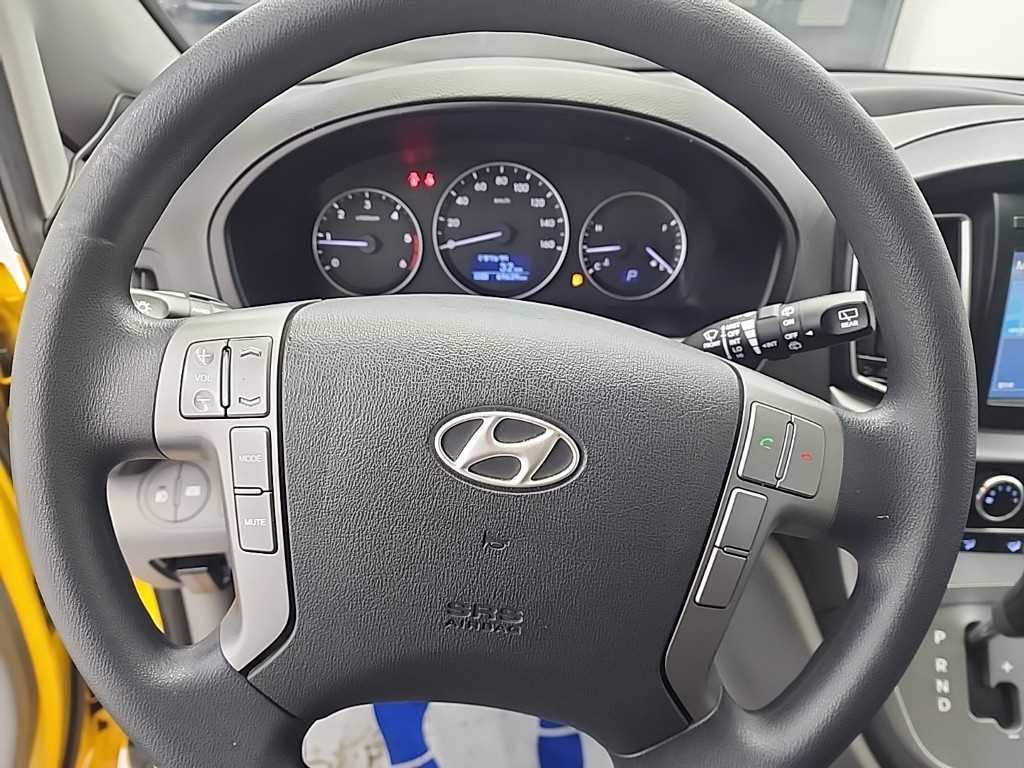 HYUNDAI Starex - Vista 9