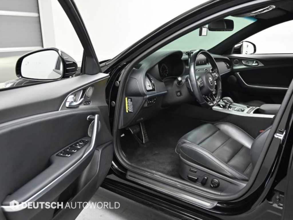 KIA Stinger - Vista 11