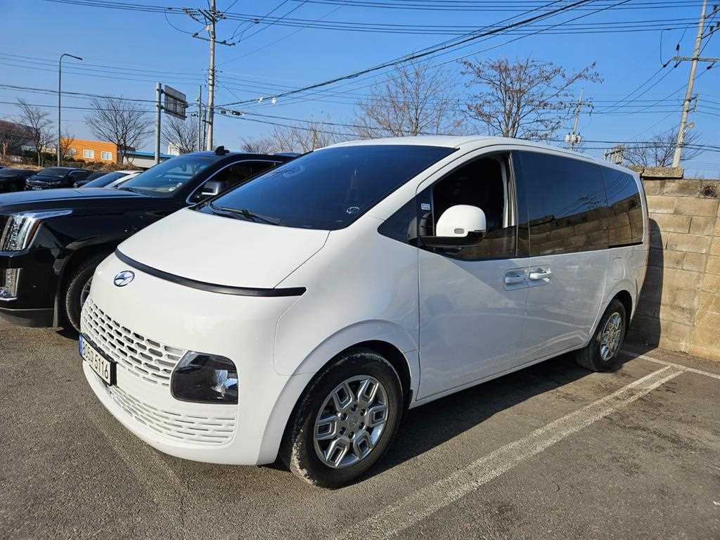 HYUNDAI Staria - Vista 2