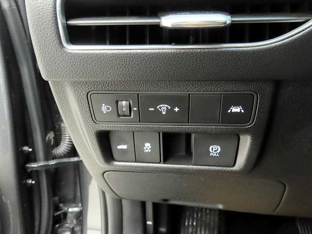 HYUNDAI Sonata - Vista 12