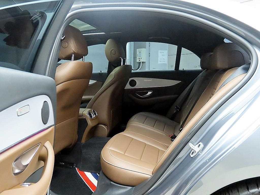 Mercedes Benz E class - Vista 6